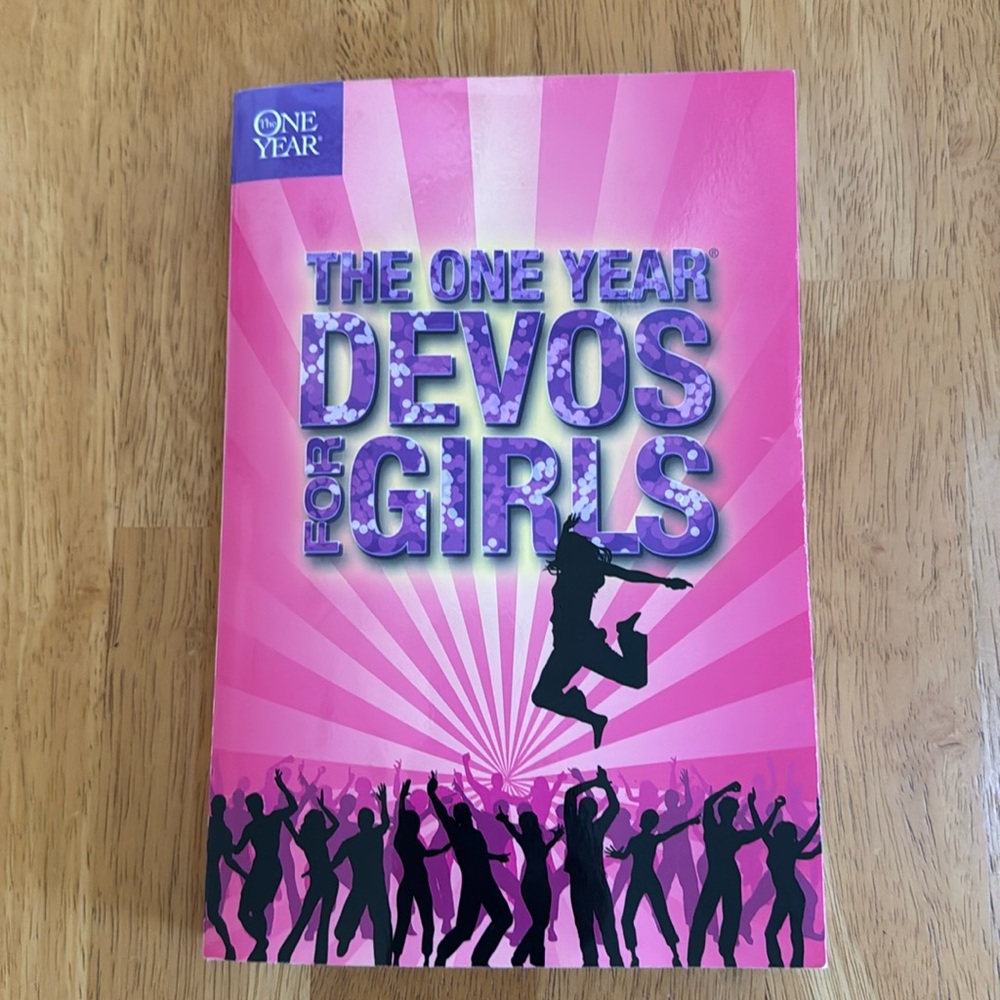 🎁 New One Year Devos Do-able Daily Devotions for Girls Gift